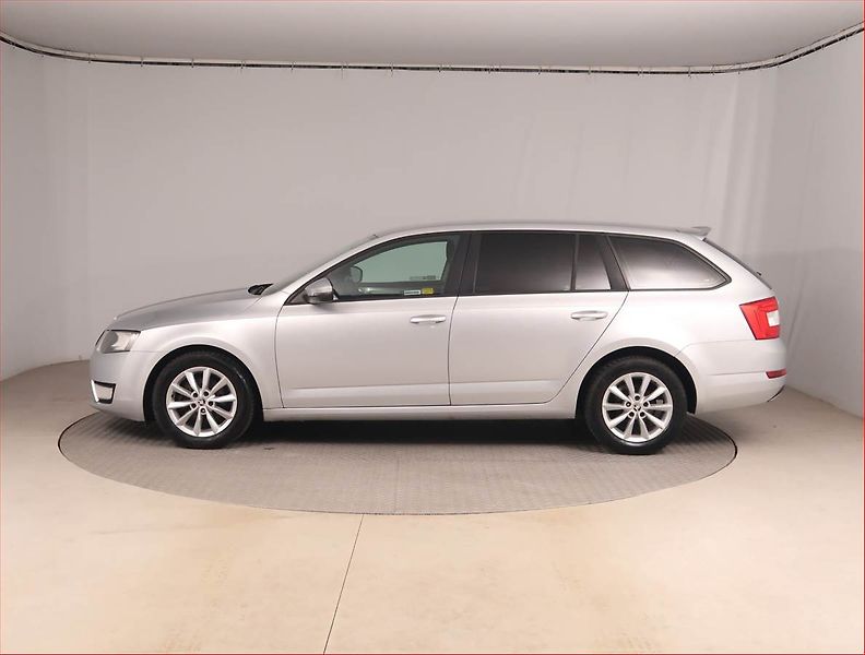 Škoda Octavia (2013) 1.6 TDI, Tempomat - fotka 3 z 15