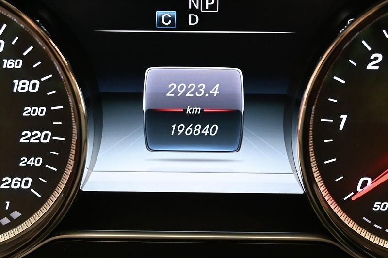 Mercedes-Benz Třídy E 2,0 220d 143 kW Avantgarde AT9 - fotka 17 z 33