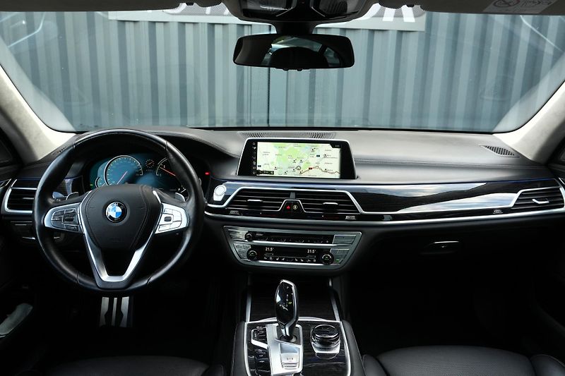 BMW Řada 7 740d xDrive, Laser, Ventilace - fotka 10 z 42