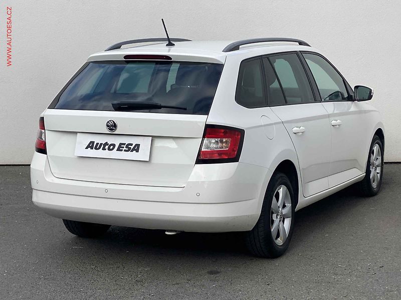 Škoda Fabia (2015) 1.2TSi, ČR, AC, tempo, park - fotka 4 z 16