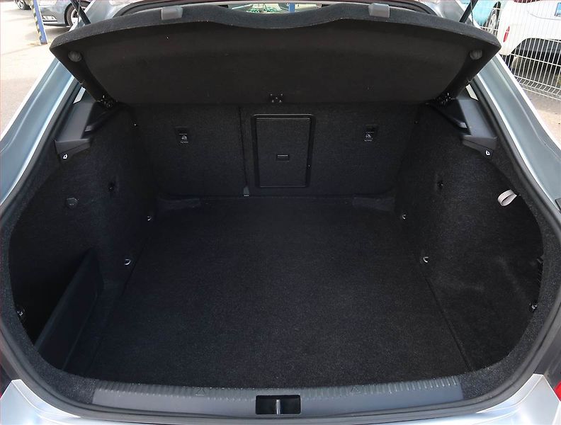 Škoda Octavia (2018) Ambition Plus 1.0 TSI - fotka 13 z 18