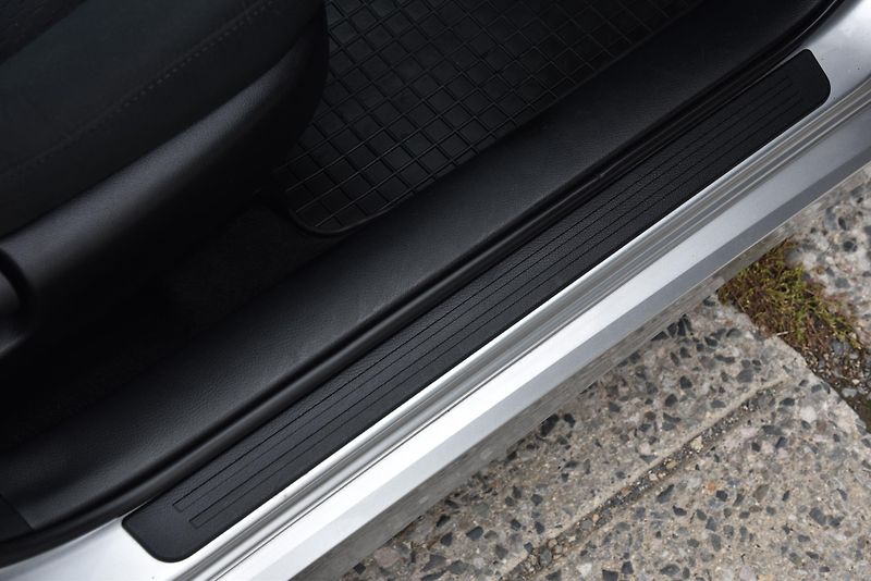 Mazda 6 MZR 2.0 DISI A/T,KLIMA,TEMP,AL - fotka 34 z 39