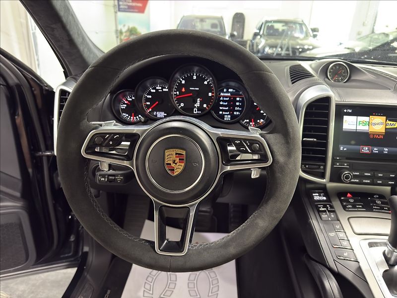 Porsche Cayenne 3,0   D VZDUCH PANO BOSE 360 - fotka 9 z 44