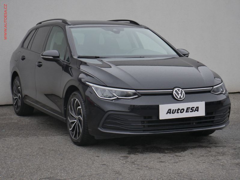 Volkswagen Golf (2021) 1.5TSi, ČR, Life, LED, park - fotografie inzerátu