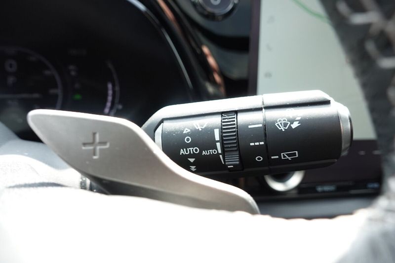 Lexus RX RX500h F Sport Plus Panoramic - fotka 34 z 40