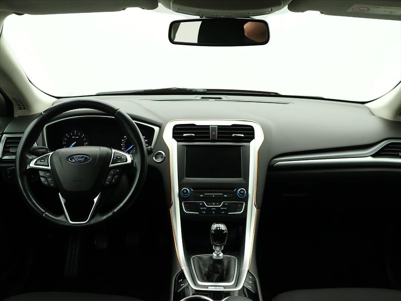 Ford Mondeo 2.0 TDCi 132kW Trend - fotka 23 z 31