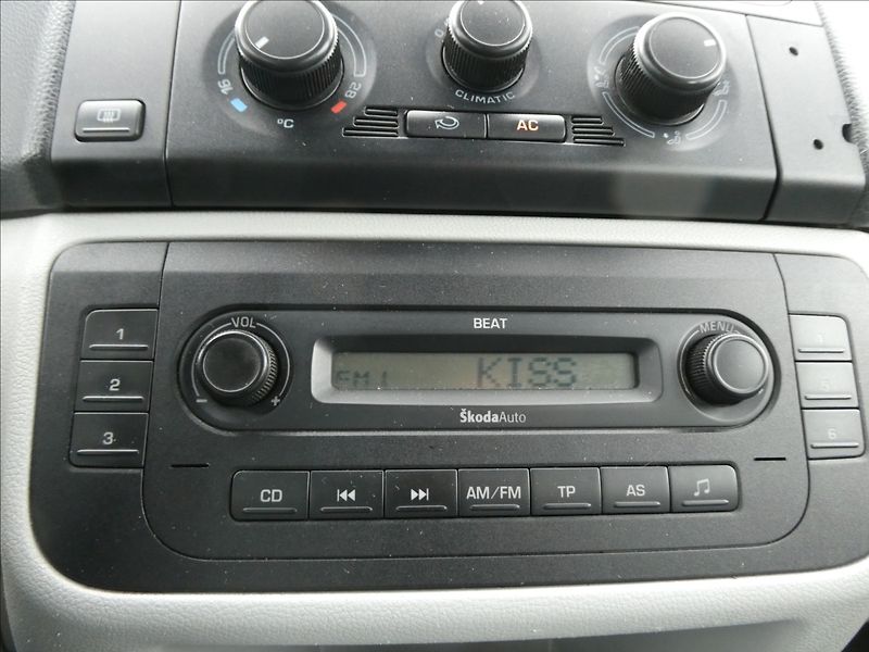 Škoda Fabia 1,2 HTP 51kW Ambiente,DPH,klim - fotka 28 z 51
