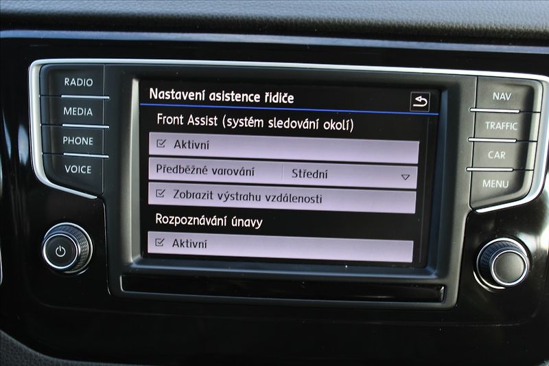 Volkswagen Golf Sportsvan 2,0 TDI  HIGHLINE - fotka 11 z 30