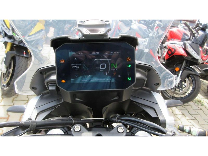 Moto Guzzi (2025) V85 TT Travel e5+ - fotka 8 z 9