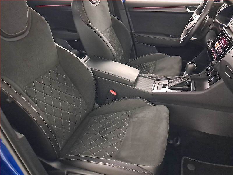 Škoda Superb (2023) Sportline 2.0 TSI - fotka 9 z 25