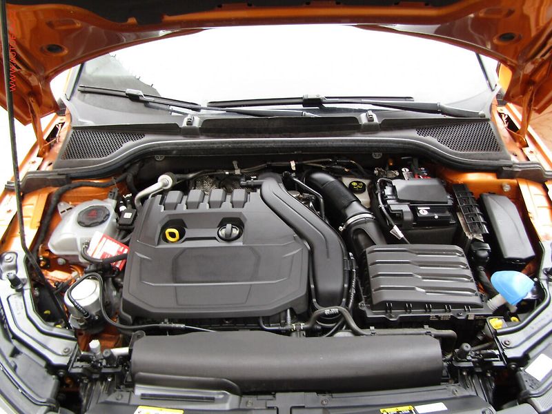 Škoda Kamiq (2022) 1.5 TSi, ČR, ScoutLine, DSG - fotka 22 z 23