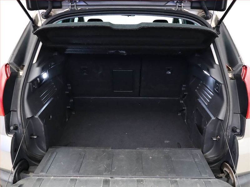 Peugeot 3008 (2010) 1.6 HDi, Tempomat - fotka 11 z 12