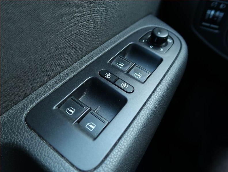 Volkswagen Sharan (2014) 2.0 TDI, Serv.kniha, Tempomat - fotka 15 z 15
