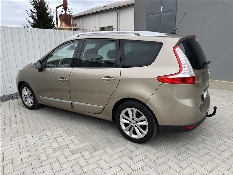 Renault Grand Scénic 1,5 dCi 7míst Navi Bose tažné - fotka 10 z 50