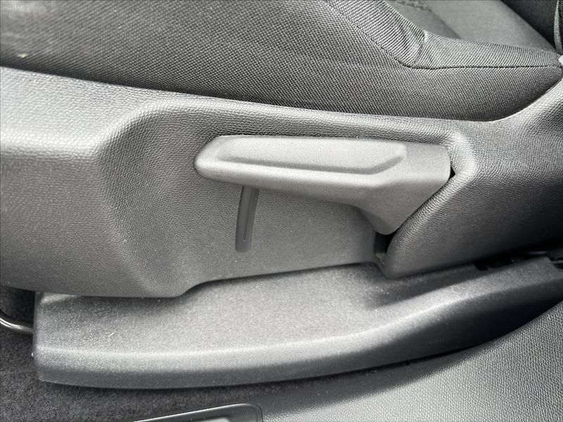 Peugeot 3008 1,2 PT AT 1.ČR PLNÝ SERVIS - fotka 11 z 37
