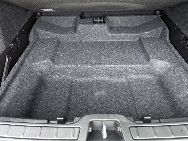 Volvo XC40 T2 FWD // CORE // PANORAMA - fotka 14 z 30