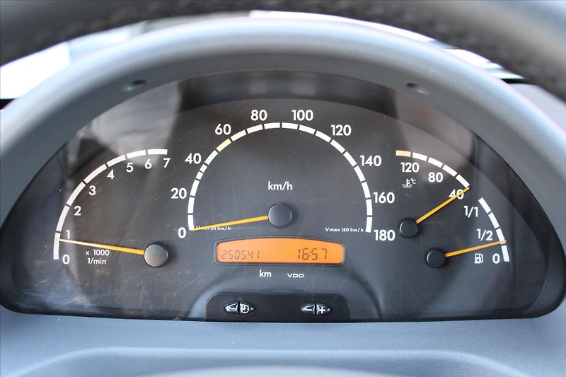 Mercedes-Benz Sprinter 208 CDi 9Míst/Tažné - fotka 11 z 17