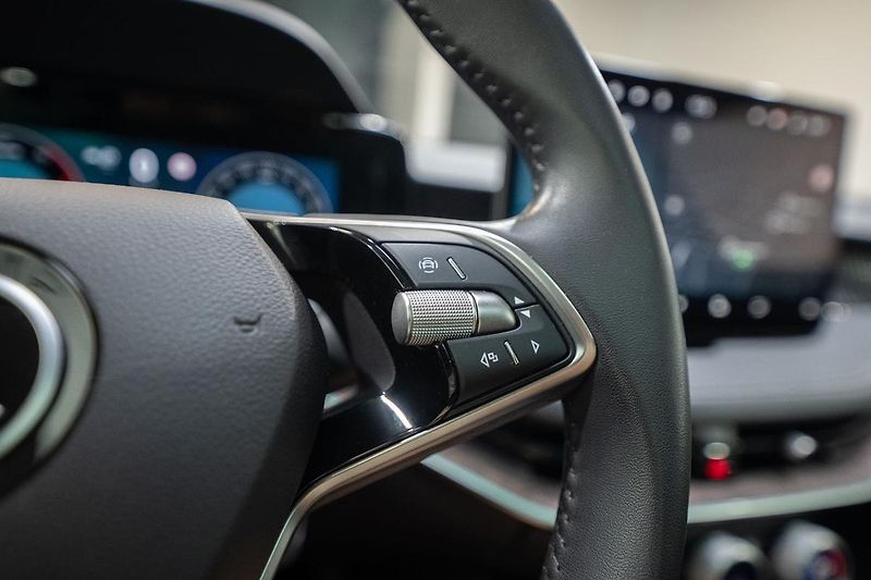 Škoda Superb 2.0 TDI 110 kW L&K - fotka 12 z 43