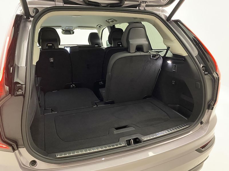 Volvo XC90 (2026) T8 AWD Plug-in DARK PLUS 7m - fotka 23 z 78