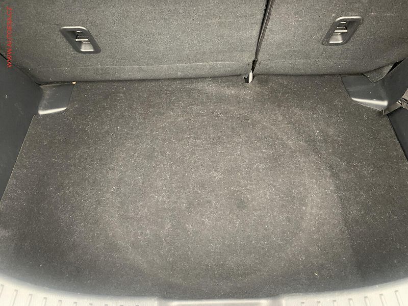 Mazda 2 (2016) 1.5 D, AC, park.čidla - fotka 7 z 18