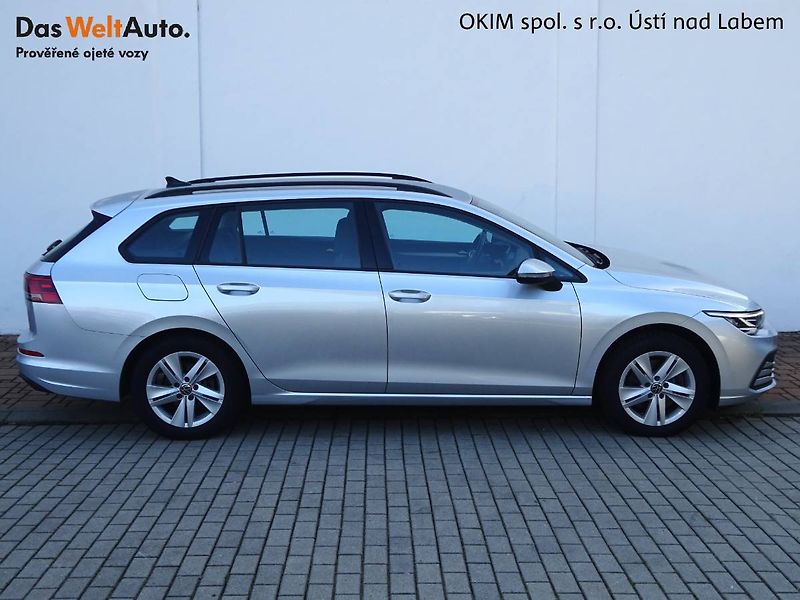 Volkswagen Golf (2022) 2,0TDi /110 kW DSG Life - fotka 10 z 27