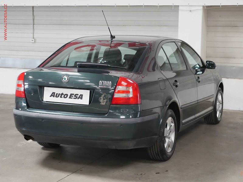 Škoda Octavia (2008) 1.6MPi, 1.maj, Navi, výhř - fotka 6 z 16