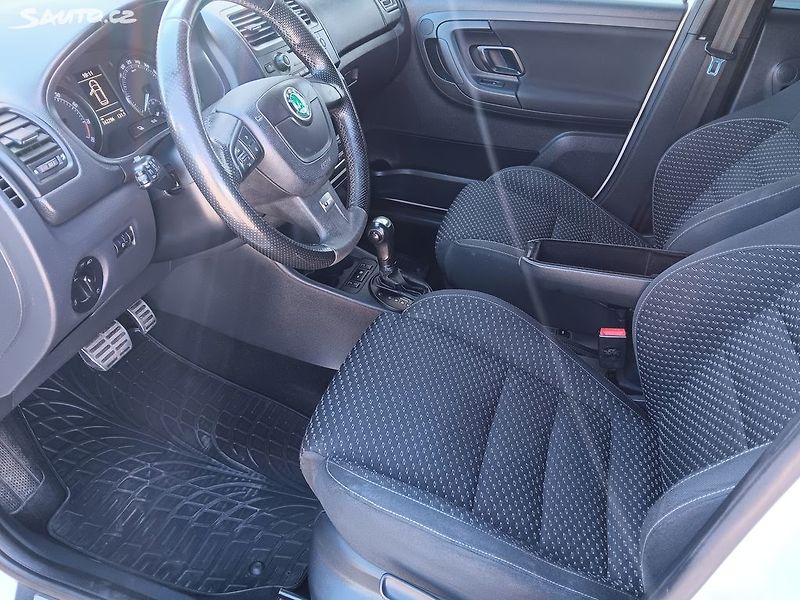 Škoda Fabia 1.4 TSI 132kW RS - fotka 10 z 28