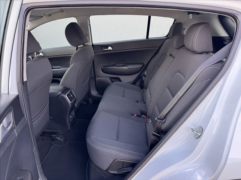 Kia Sportage 1,6 T-GDi 130kW 4x4 tažné - fotka 19 z 50
