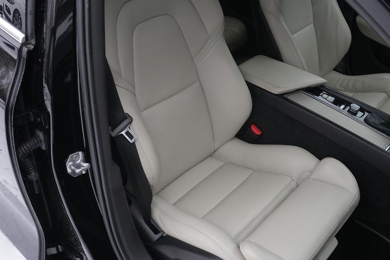 Volvo V60 T6 AWD, Polestar, H/K, Tažné - fotka 36 z 36