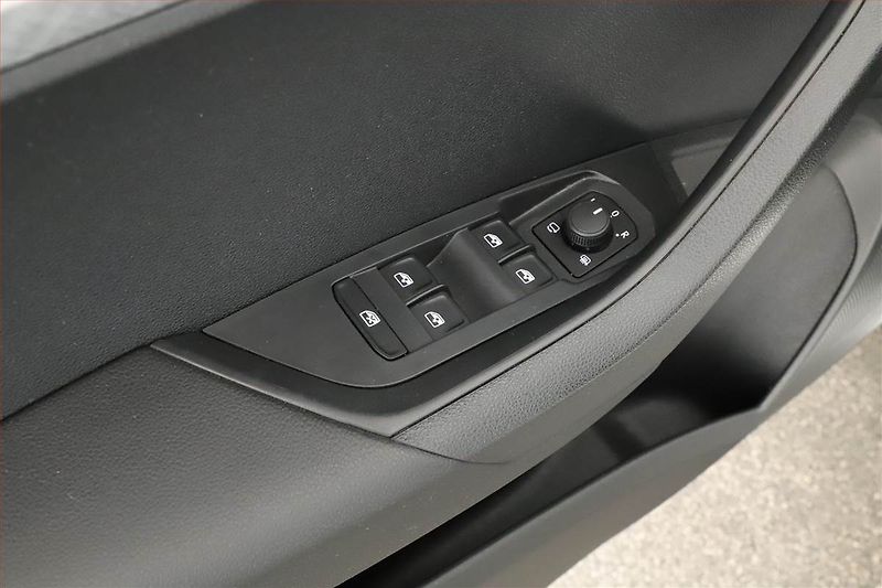 Škoda Karoq (2025) 2.0 TDI, Drive, FullLed - fotka 19 z 19