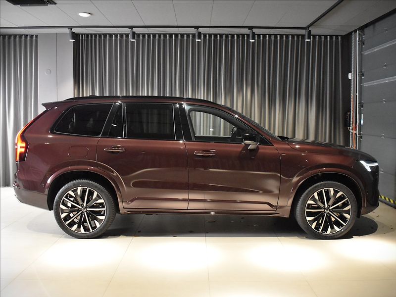 Volvo XC90 2,0 T8 AWD Ultra B&W,Ventilace - fotka 3 z 30