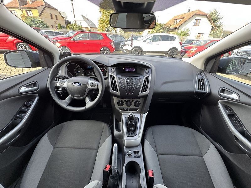 Ford Focus (2011) 1.6i Ti-VCT Klima Servis - fotka 6 z 50