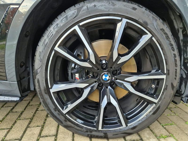 BMW X7 (2021) 40d Xdrive   REZERVACE - fotka 26 z 29