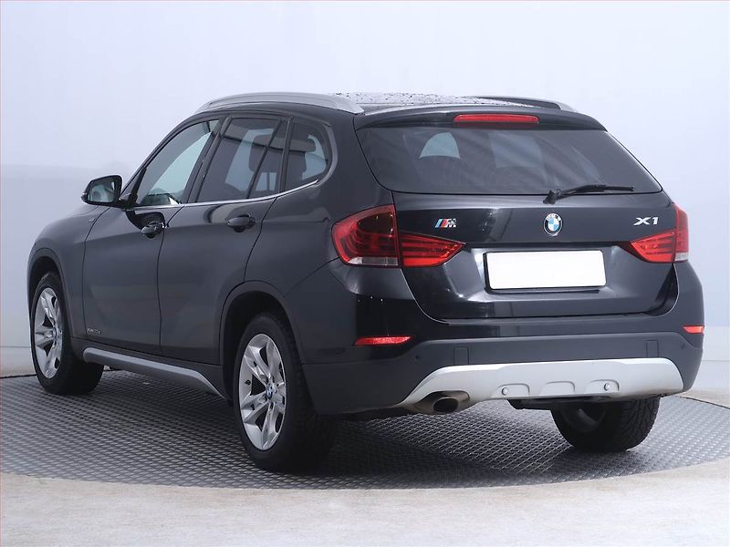BMW X1 (2014) xLine xDrive20d, 4X4, Automat - fotka 4 z 18