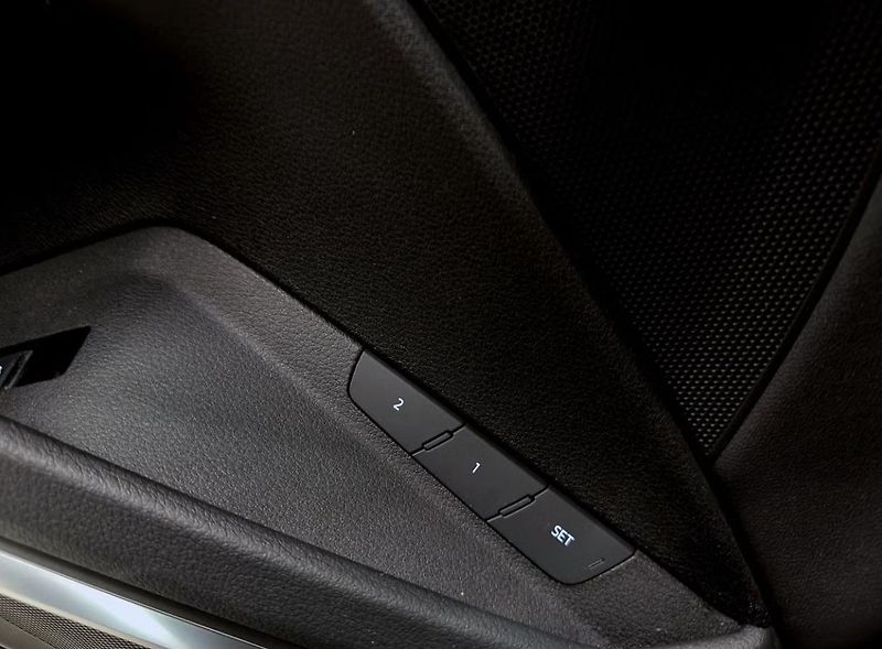 Audi Q8 e-tron 50 Q Kamera Tažné Ambient B&O - fotka 11 z 13