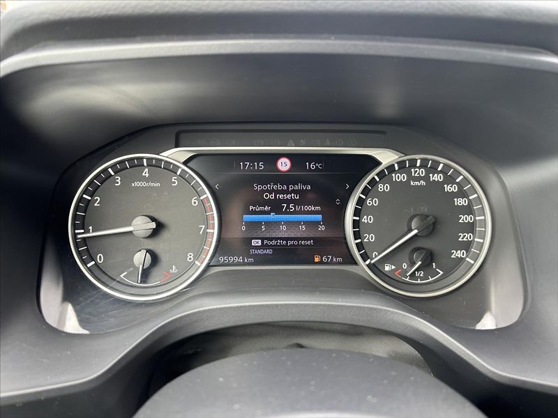 Nissan Qashqai 1,3 DIG-T Visia PLNÝ SERVIS - fotka 39 z 39