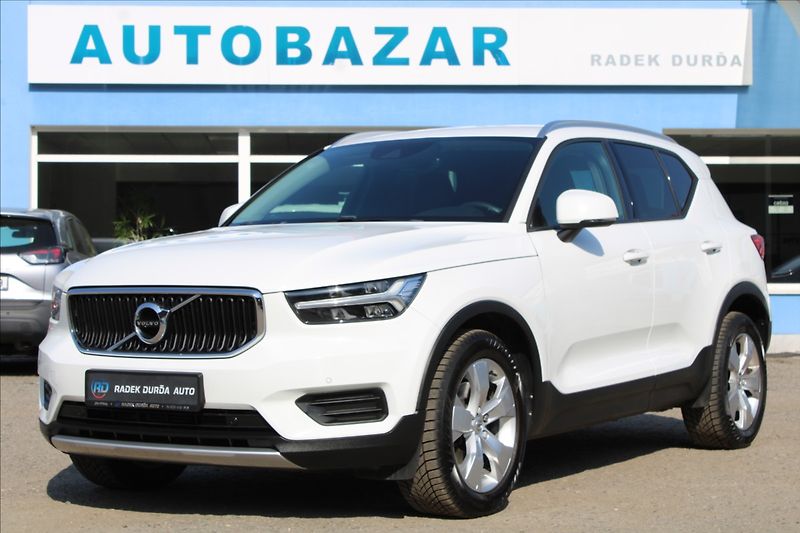 Volvo XC40 2,0 T4  1MAJ,4x4,MOMENTUM PRO - fotka 1 z 43