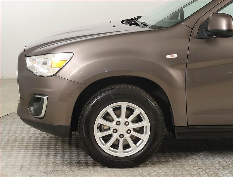Mitsubishi ASX (2015) 1.8 DI-D MIVEC, 4X4, Tempomat - fotka 14 z 18