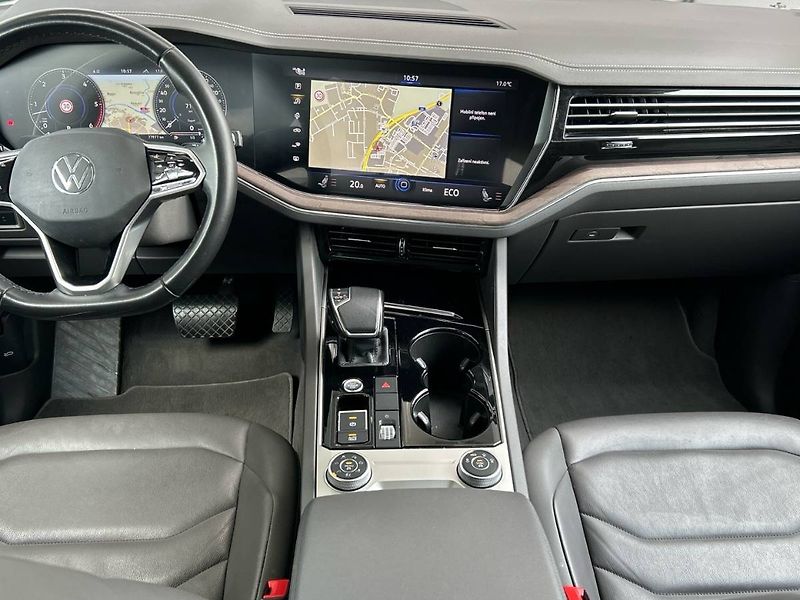 Volkswagen Touareg (2021) 3.0 TDI 8AUT 4MOTION R-Line - fotka 5 z 32