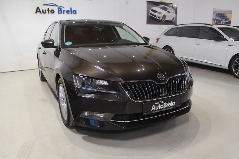 Škoda Superb (2015) 2.0TDI DSG STYLE+ Navi LED - fotka 2 z 43