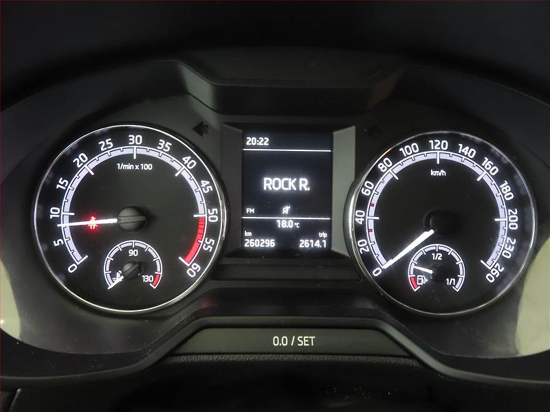 Škoda Octavia (2013) Elegance 1.6 TDI, Xenony - fotka 11 z 13