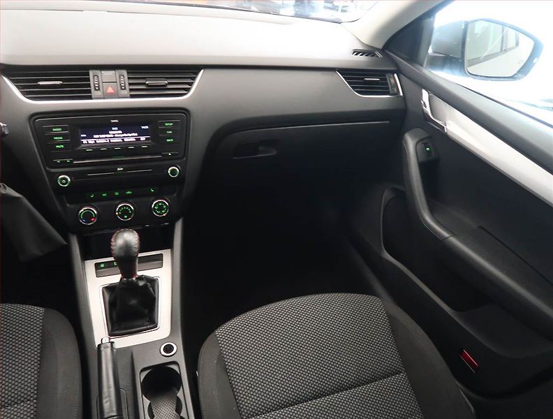 Škoda Octavia (2013) 1.2 TSI, Serv.kniha, Tempomat - fotka 8 z 13