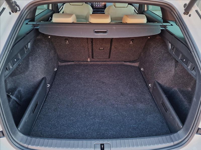 Škoda Octavia 2.0 TDI DSG Style,ČR,1.Maj - fotka 16 z 50