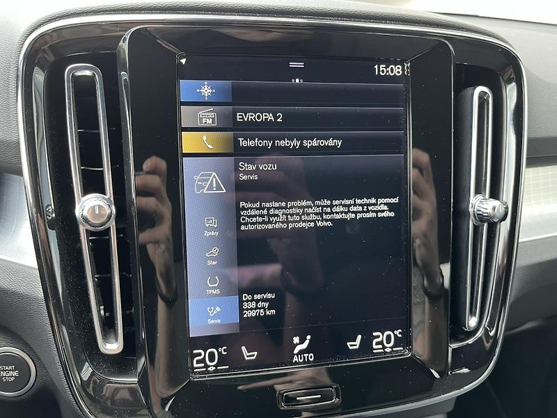 Volvo XC40 FWD T2 Core - fotka 30 z 44