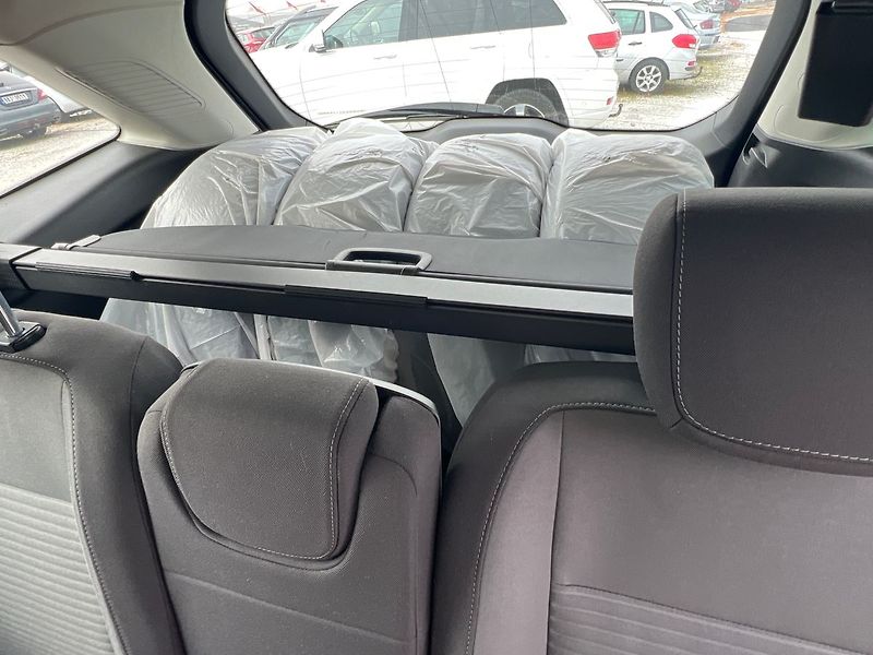 Ford C-MAX 1,5 i - fotka 10 z 16