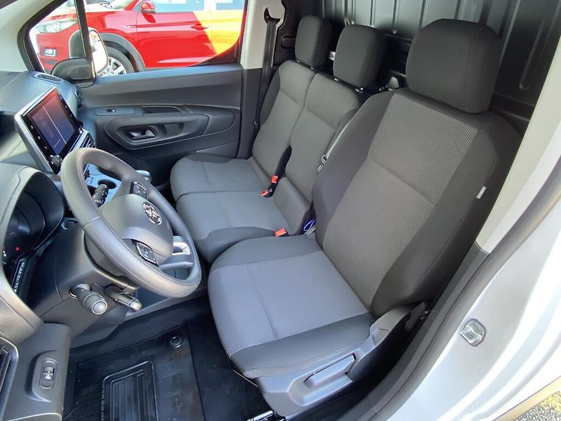Toyota ProAce City 1,5 D 96 kW - fotka 22 z 26