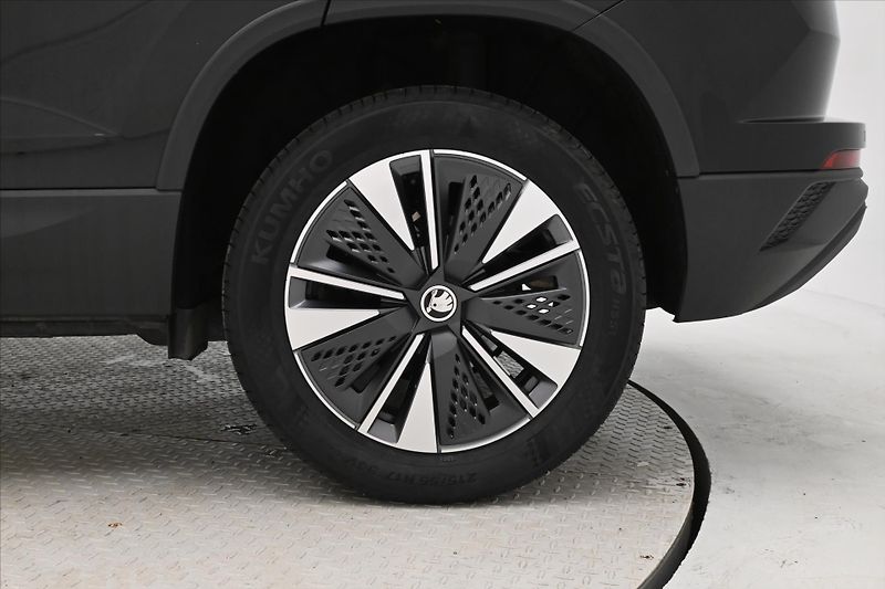 Škoda Karoq 2,0 TDI 85 kW Clever NAVI Záru - fotka 31 z 31