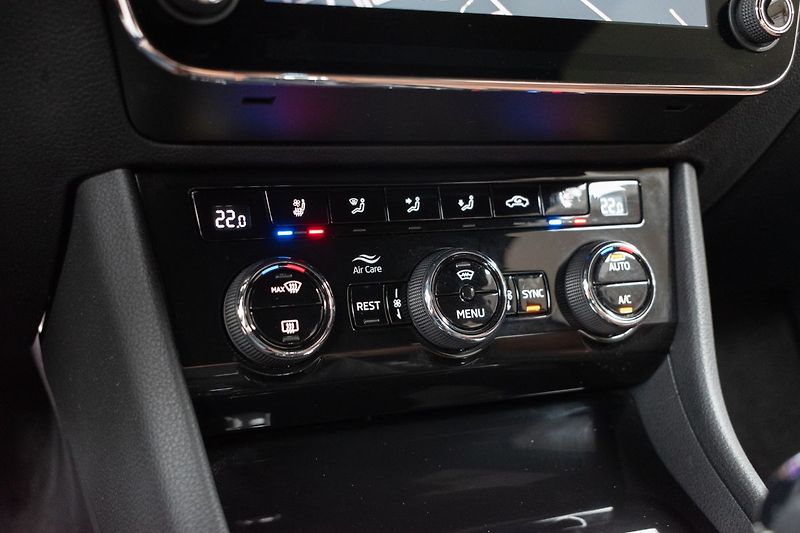 Škoda Superb TDI 147kW L&K 4x4*DPH*ČR 1.MAJ - fotka 28 z 48