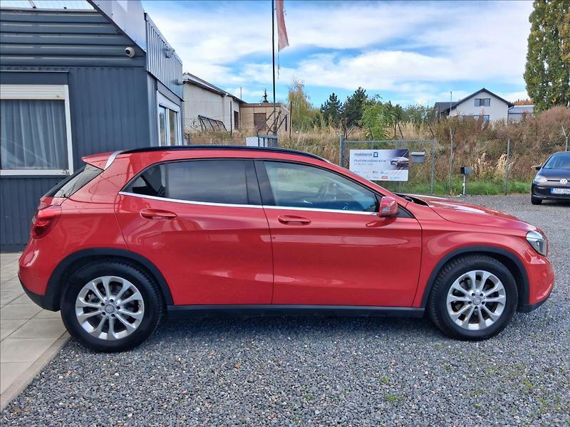 Mercedes-Benz GLA 2,1 automat, nová STK , TZ - fotka 8 z 16