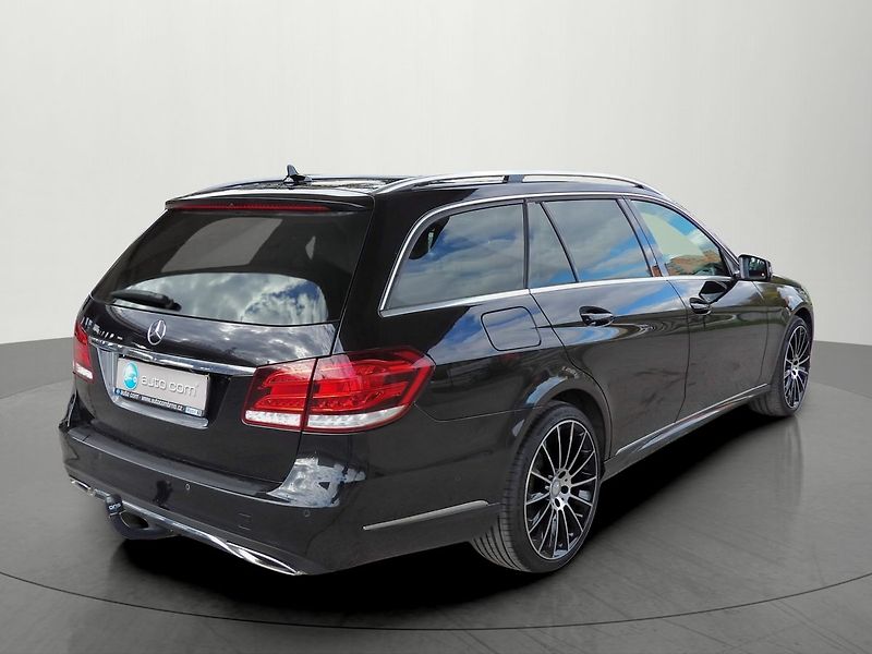 Mercedes-Benz Třídy E 350d 4Matic Airmatic TZ 360° - fotka 4 z 37